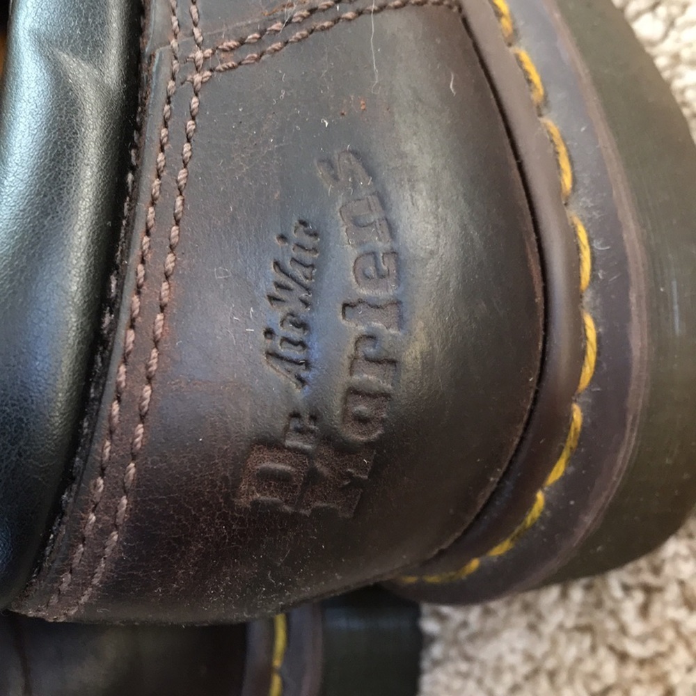 Dr Martens airwair Mens SZ 10 brown boots. - Picture 5 of 10